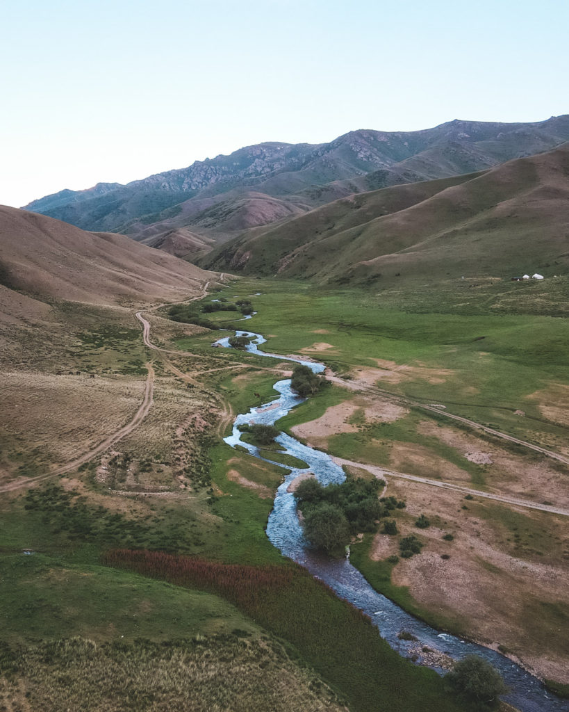 View over Kilemche Valley on the way to Song-Kul Lake